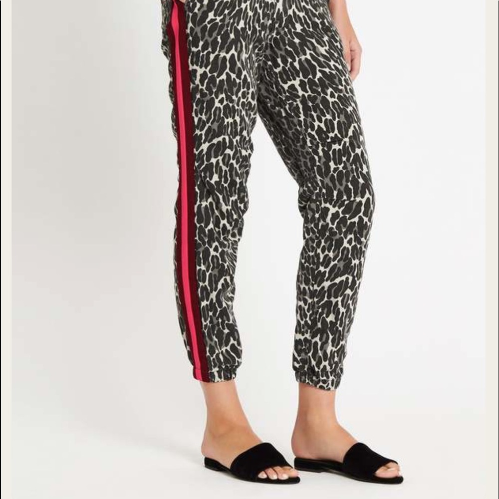MOTHER The No Zip Misfit in Jungle Eyes Jogger Pant 26